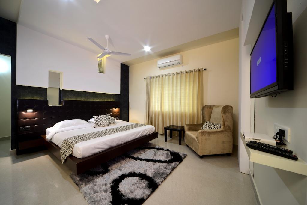 Hotel Serenity La Vista Haiderabad Buitenkant foto