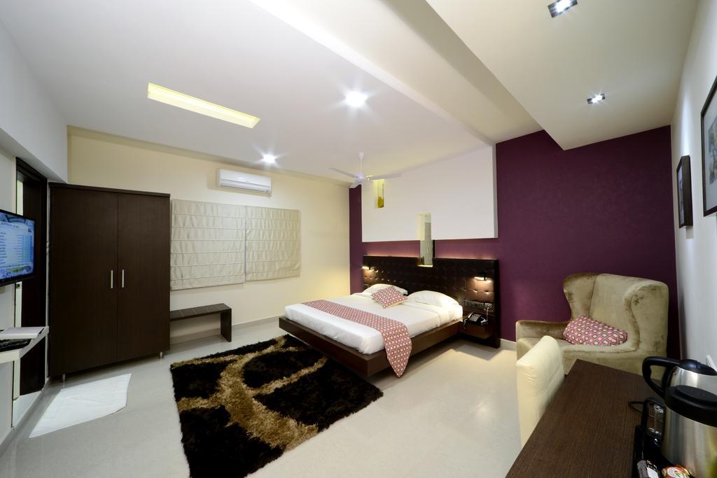 Hotel Serenity La Vista Haiderabad Buitenkant foto