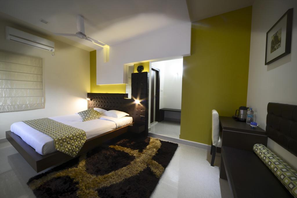 Hotel Serenity La Vista Haiderabad Buitenkant foto