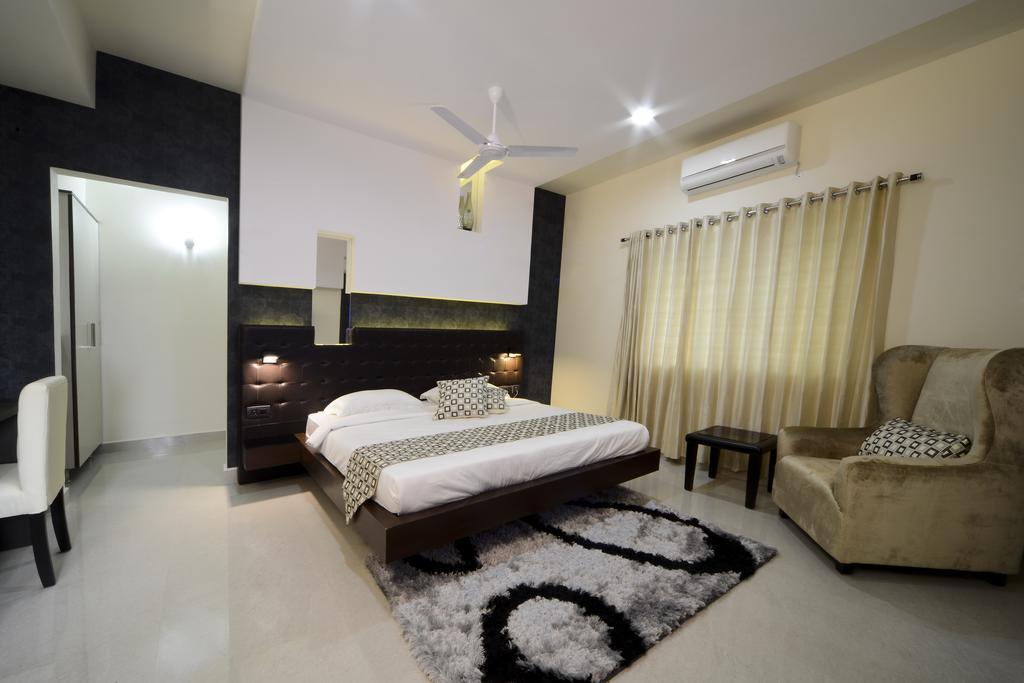 Hotel Serenity La Vista Haiderabad Buitenkant foto