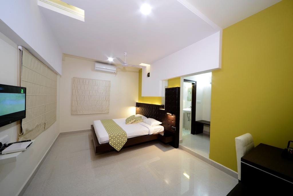 Hotel Serenity La Vista Haiderabad Buitenkant foto