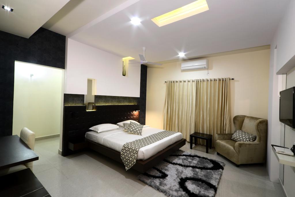 Hotel Serenity La Vista Haiderabad Buitenkant foto