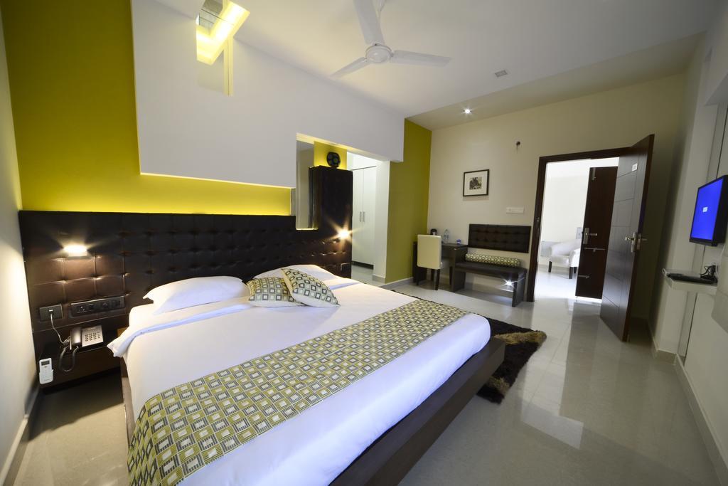 Hotel Serenity La Vista Haiderabad Buitenkant foto
